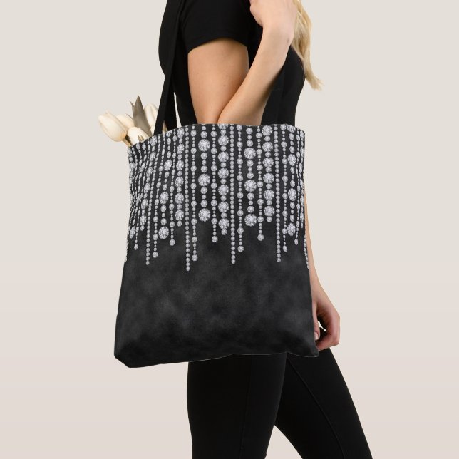 BOLSA TOTE BLACK OMBRE COM MIÇANGAS DE CADEIAS DE OLHOS DE DI (Close Up)