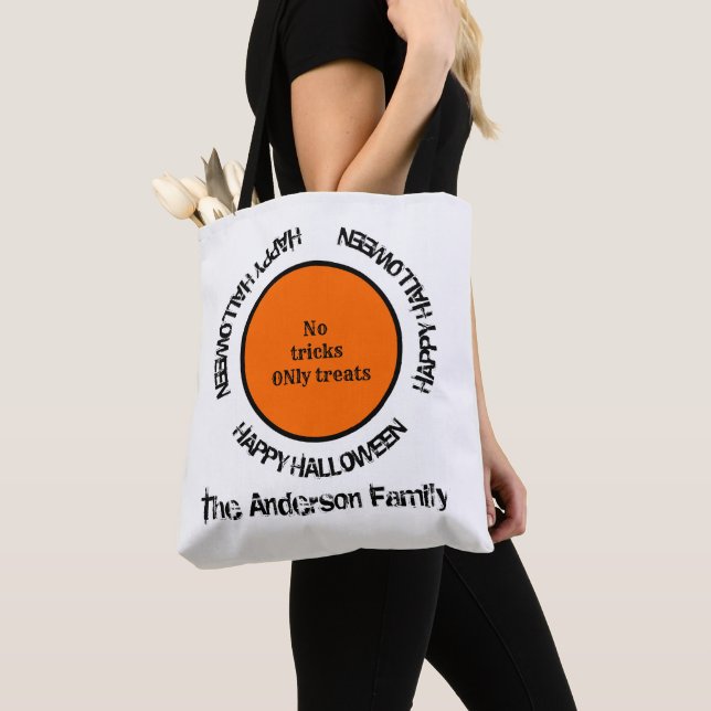 Bolsa Tote Black White Orange Spooky Modern Happy Halloween (Close Up)