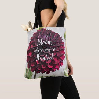 Bolsa Tote Bloom onde você está plantado, cite Red Dahlia