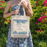 Bolsa Tote Blue Hydrangeas Watercolor Wedding Bag<br><div class="desc">Blue Hydrangeas Watercolor Watercolor Wedding Bag é uma bela aquarela com hífenes azuis e verde. Perfeito para um casamento de Primavera / Verão. Você pode personalizar selecionando "Personalizar este modelo" ou, se quiser personalizar este design ainda mais, selecione "Editar usando a ferramenta Design". Se precisar de itens correspondentes, entre em...</div>