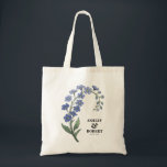 Bolsa Tote Boas-vindas ao Casamento Floral Moderno Periwinkle<br><div class="desc">Uma paleta de cor de travesseiro separa esta bolsa de tote de boas-vindas do casamento do resto. O design apresenta um buquê floral moderno,  e você pode personalizar todo o texto. Elementos de coordenação disponíveis.</div>