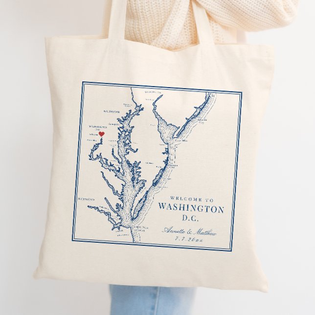 Bolsa Tote Boas-vindas ao Marinho Elegante Washington DC (Washington DC Map Wedding Favor Tote Bag with elegant navy blue Chesapeake Bay illustration)