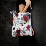 Bolsa Tote Boho Bloom | Borgonha Vermelha e Marinho<br><div class="desc">O sofisticado tema do casamento e da festa de buquê de flores pintado à mão num padrão de coroa floral vermelho-vermelho-bravo e cor-de-rosa-bico, com flores azuis-marinho, embelezadas pelo riso botânico e vermelho-escuro. Da coleção "Boho Bloom", esta disposição maravilhosa apresenta um arranjo rico de flores silvestres boêmicas com flores vermelhas, cor-de-rosa...</div>