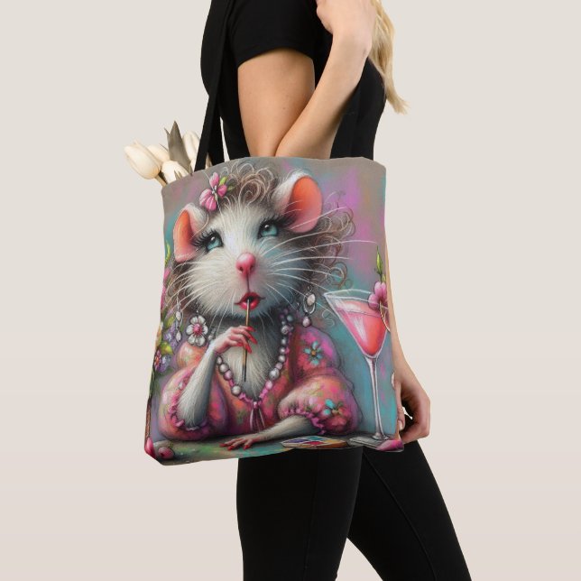 Bolsa Tote Bonito Rat Lady Tendo um Martini Contemplando (Close Up)