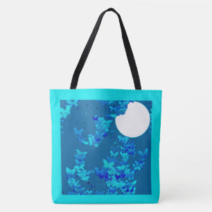 Bolsa Tote Borboletas contra o céu azul-noite, paisagem