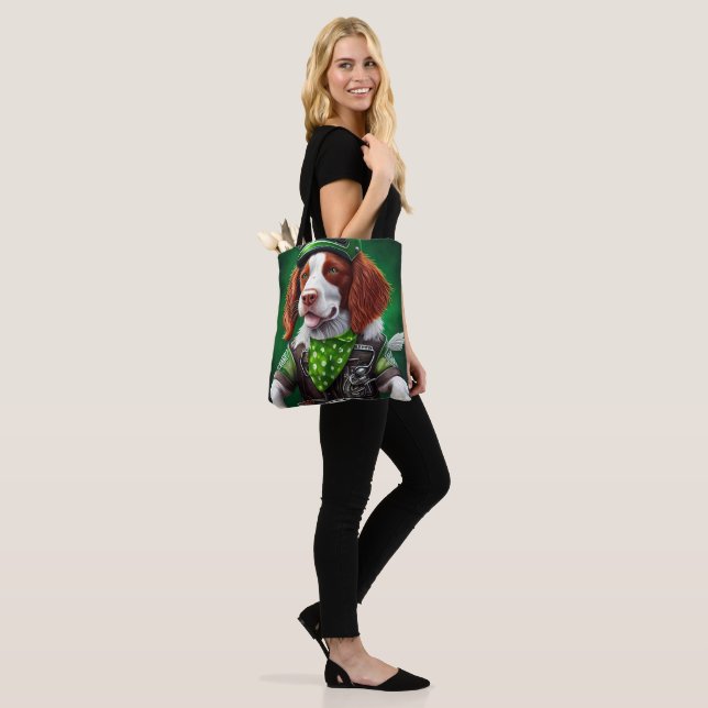 Bolsa Tote Brittany Spaniel dirigindo bicicleta Dia de São Pa (No(a) Modelo)