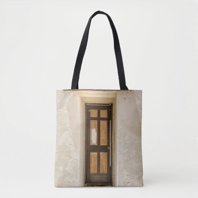 BOLSA TOTE BROWN WOODEN WINDOW ON WHITE CONCRETE WALL (Frente)