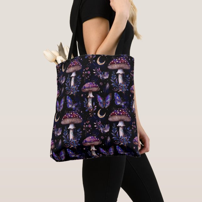 Bolsa Tote Butterfly Mushroom Floral Dark Witchy Celestial (Close Up)