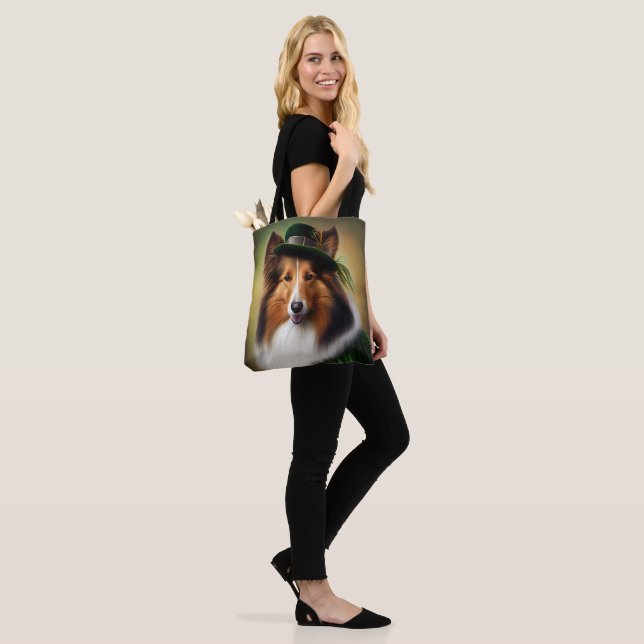 Bolsa Tote Cachorro Collie em Ruas. (No(a) Modelo)