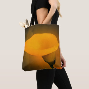 Bolsa Tote Calla Lily Warm Yellow Mist Background