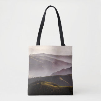 BOLSA TOTE CAMPO VERDE E MONTANHAS DURANTE O DIA
