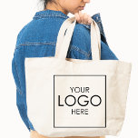 Bolsa Tote Carregue o logotipo da sua empresa, frente e verso<br><div class="desc">Apresentamos o nosso Upload do logotipo da sua empresa Front and Back Custom Tote Bag - um acessório versátil e na moda projetado para mostrar sua marca com orgulho. Quer você esteja procurando sacos de tote de logotipo personalizados para seus eventos comerciais, de casamento ou corporativos, esta bolsa de tote...</div>
