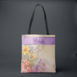 Bolsa Tote Casamento de Flores Silvestres Românticas<br><div class="desc">Estas flores silvestres elegantes e lindas parecem estar em um sonho neste design de bolsa de casamento romântico. Cores de lavanda,  roxo,  rosa e amarelo tornam este um presente incrível para a noiva,  mãe da noiva,  damas de honra,  etc. Todas as palavras são personalizáveis.</div>