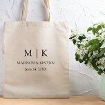 Bolsa Tote Casamento de Monograma Minimalista Moderno<br><div class="desc">Iniciais,  Nomes e Tote Bag de Casamento Moderno Mínimo,  mas Elegante,  de Casal Monograma - Preto e Branco. Excelente para usar como favorecimento de bolsas,  dama de pontes,  padrinho de casamento e presentes de festa de casamento.</div>