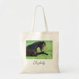 Bolsa Tote Cavalo castanho bonito a vaiar na grama