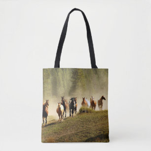 Bolsa Tote Cavalos correndo em Montana ranch