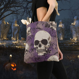 Bolsa Tote Caveiras em um fundo roxo / tema de Halloween