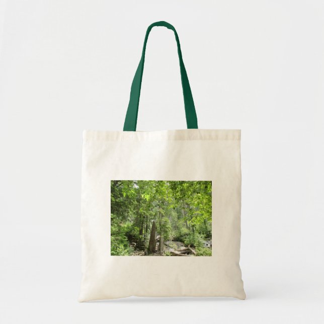 Bolsa Tote Cena da Floresta Verde Mágica. (Frente)