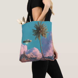 Bolsa Tote Cena surrealista de montanha com OVNI e palmeira