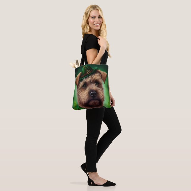 Bolsa Tote Chesapeake Bay Terrier na Rua. (No(a) Modelo)