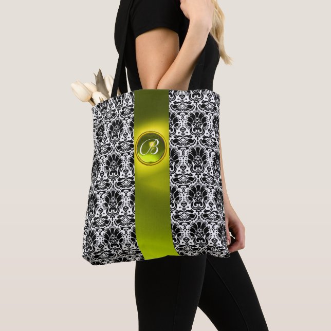 BOLSA TOTE CHIC BLACK WHITE DAMASK, GEMSTONE MONOGRAMA AMAREL (Close Up)
