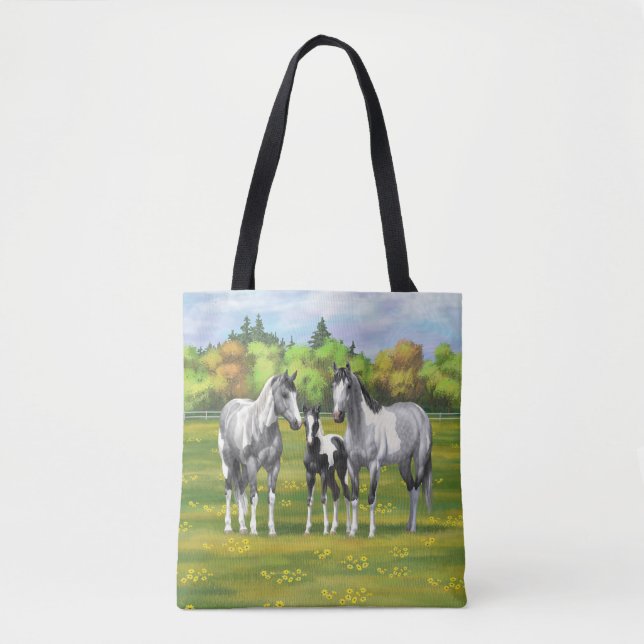Bolsa Tote Cinza De Maçã Em Cavalos De Tintas Em Pasto De Ver (Frente)