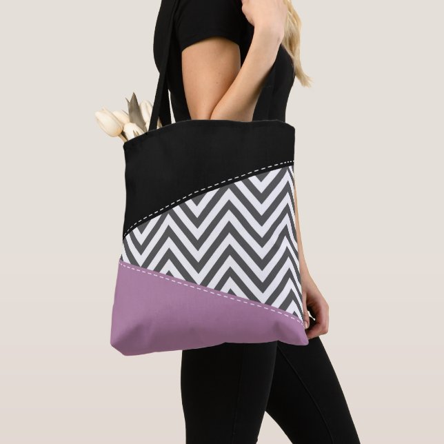 Bolsa Tote Cinza Zigzag, Cinza Chevron, Zigzag Patterno, Roxo (Close Up)