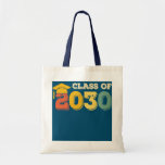 Bolsa Tote Class Of 2030 Boy Girl First Day Of School<br><div class="desc">Class Of 2030 Boy Girl First Day Of School Graduation Gift. Perfect gift for your dad,  mom,  papa,  men,  women,  friend and family members on Thanksgiving Day,  Christmas Day,  Mothers Day,  Fathers Day,  4th of July,  1776 Independent day,  Veterans Day,  Halloween Day,  Patrick's Day</div>