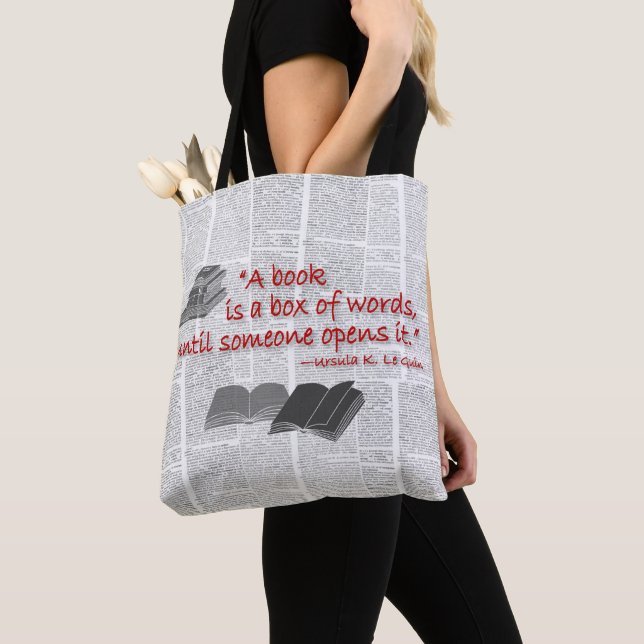 bolsa tote com citação de amantes de livros (Close Up)