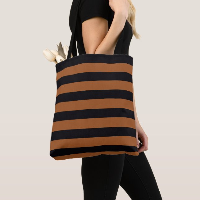Bolsa Tote com Listras Pretas e Caramelo Marrom (Close Up)