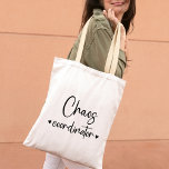 Bolsa Tote Coordenador do Caos Cute<br><div class="desc">Mantenha a calma e coordene o caos com o nosso Coordenador do Caos Divertido. Um presente preto e branco na moda para planejadores de casamento, adiciona um toque de diversão ao vento. Com a caligrafia lúdica, é prático e um guardião.</div>
