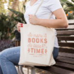 Bolsa Tote Cor Editável de Muitos Livros Personalizada<br><div class="desc">Este design adorável pode ser personalizado para as suas combinações de cores favoritas. Faz um presente excelente! Encontre papelaria e presentes no nosso compro: www.berryberrysweet.com.</div>