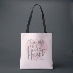 Bolsa Tote Coração da aguarela do presente do professor<br><div class="desc">Ensinar seu um trabalho do coração personalizou o presente do professor. Com mão roteiro rotulado,  um coração cor-de-rosa e espaço da aguarela para seu nome. O fim de ano perfeito ou presente de época natalícia para seu professor favorito.</div>