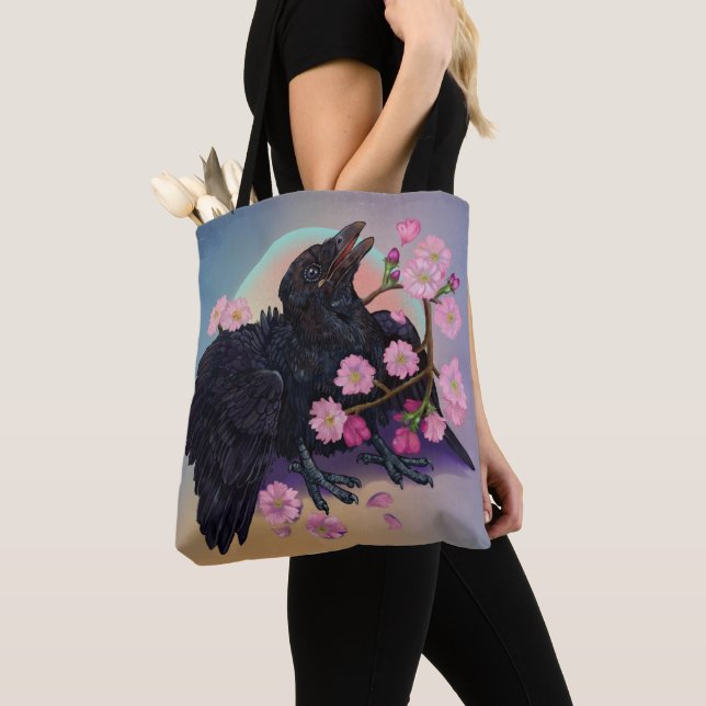 Bolsa Tote Corvo-preto com flores de maçã (Close Up)