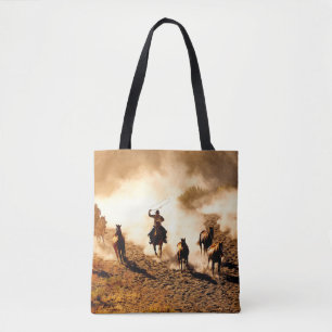 Bolsa Tote Cowboys perseguindo cavalos selvagens. roping e eq