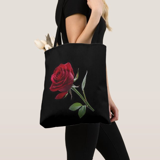 Bolsa Tote Crimson on Ebony: A Rosa vermelha Solteiro, (Close Up)
