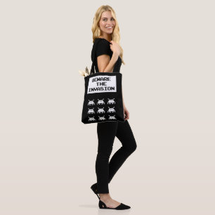 Bolsa Tote Cuidado com a invasão, geek design