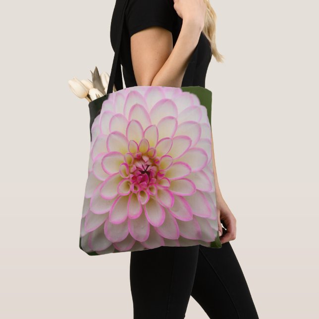 Bolsa Tote Dália branca com flor de jante rosa (Close Up)