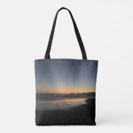 Bolsa Tote De Dusk Till Twilight Na Imagem De Foto Da Praia