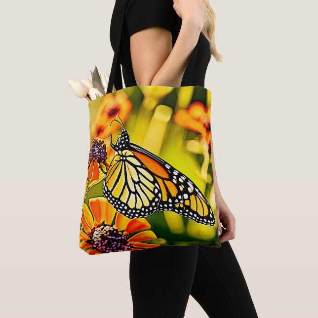 Bolsa Tote Delicate Monarch Butterfly Bloom Design (Close Up)