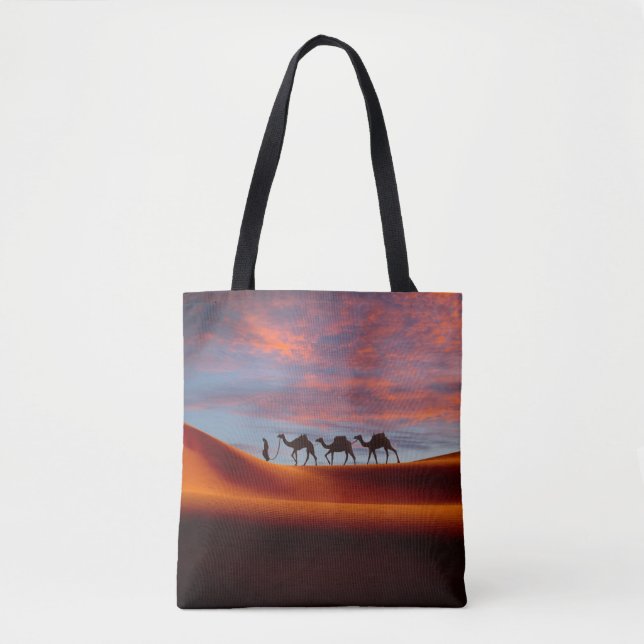 Bolsa Tote Desertos | Man & Camels in the Sand Dunes (Frente)