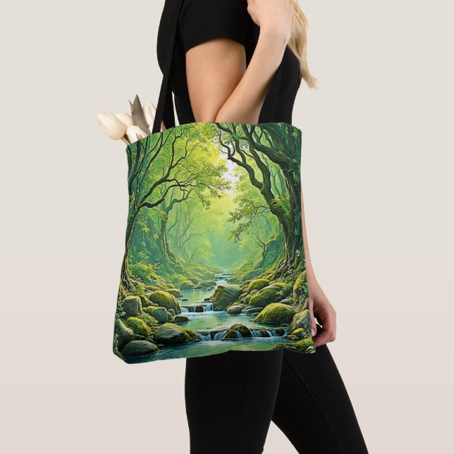 Bolsa Tote Design de Stream Florestal Encantado (Close Up)