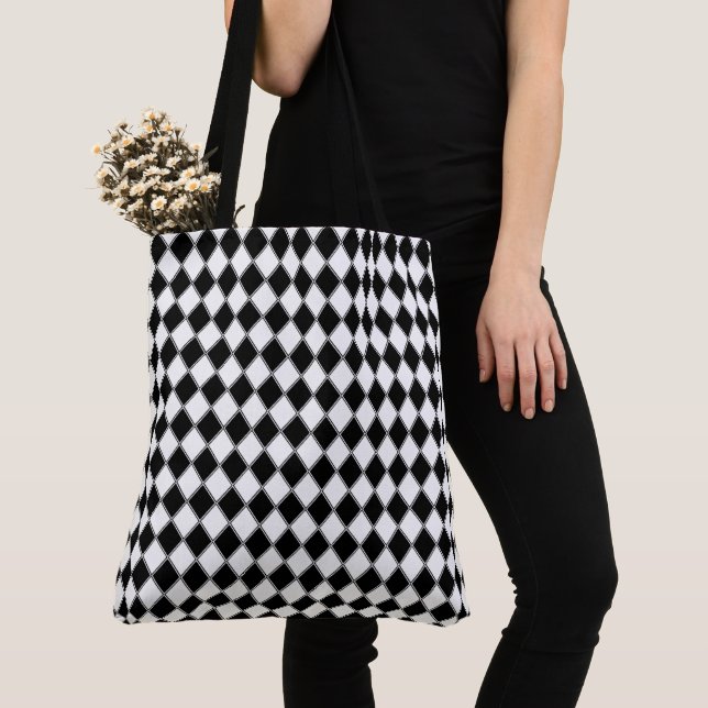 Bolsa Tote Diamante Preto e Branco com Padrão Argyle (Close Up)