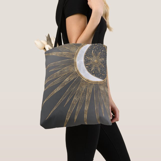 Bolsa Tote Dodles Dourados Elegantes Sun Moon Mandala Design (Close Up)