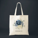 Bolsa Tote Dusty Blue Marinho Champanhe Ivory Floral Casament<br><div class="desc">Bridesmod de casamento floral azul empoeirado, presente de moto com buquê elegante de azul marinho, azul real, branco, ouro, marfim de champanhe, rosa de cor esbranquiçada, botões de flores ranunculus e folhas de eucalipto verde-sábio e buquê de cor d'água elegante. Entre em contato comigo para obter ajuda sobre a personalização...</div>