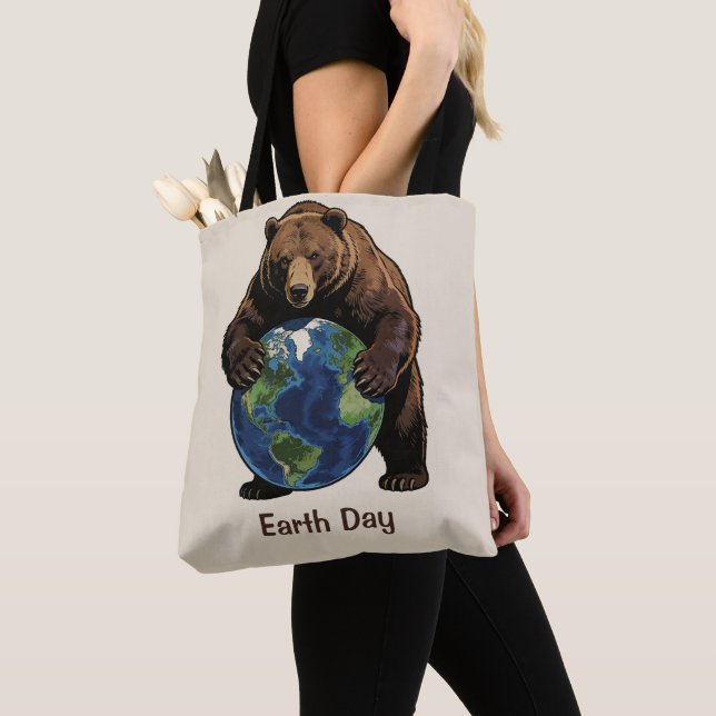 Bolsa Tote Earth Day Bear Hugging Planet Design (Close Up)