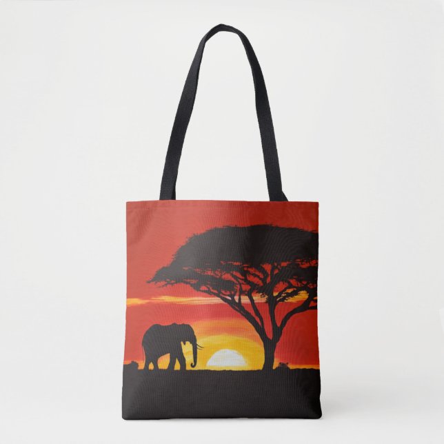 Bolsa Tote Elefante solitário num pôr do sol africano (Frente)
