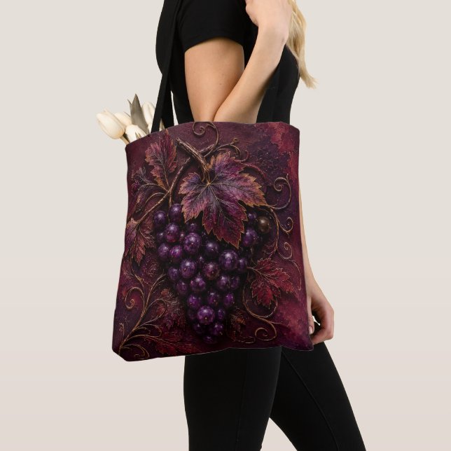 Bolsa Tote Elegância do Vinhedo Real (Close Up)