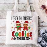 Bolsa Tote Ensino biscoitos mais inteligentes.<br><div class="desc">Mostre seu apreço pelos professores durante a temporada de festas com o nosso professor de Natal Gift Tote Bag. Este Saco de Tote não é apenas um Saco de Tote, é um símbolo de gratidão para com os educadores que sempre fazem a lista legal. A elegante e festiva design inclui...</div>