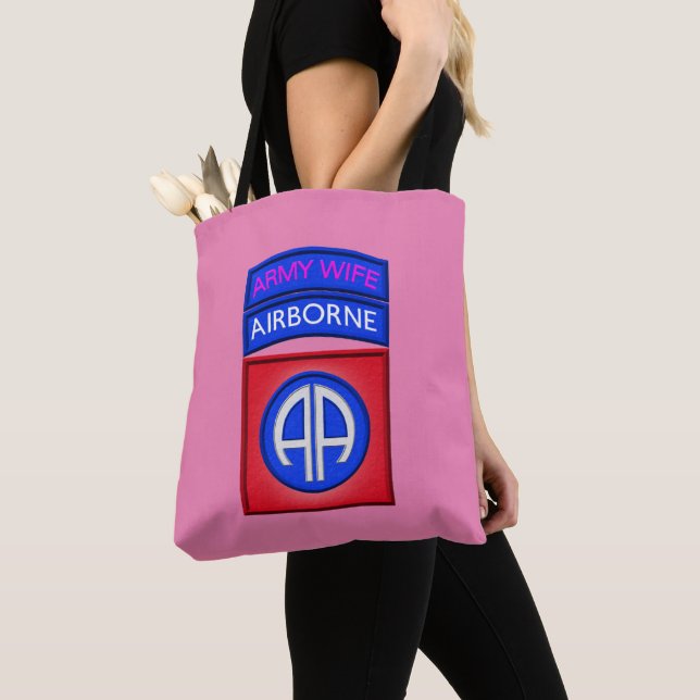 Bolsa Tote Esposa do Exército da 82ª Divisão Aerotransportada (Close Up)
